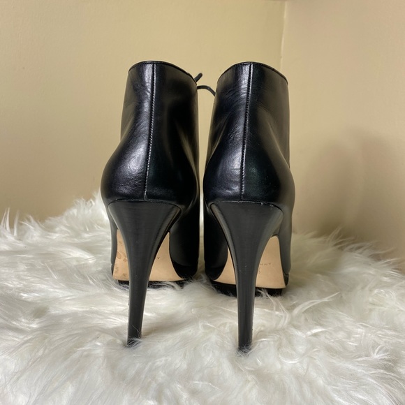 ANN TAYLOR BLACK LEATHER LACE UP BOOTIE - Picture 7 of 12